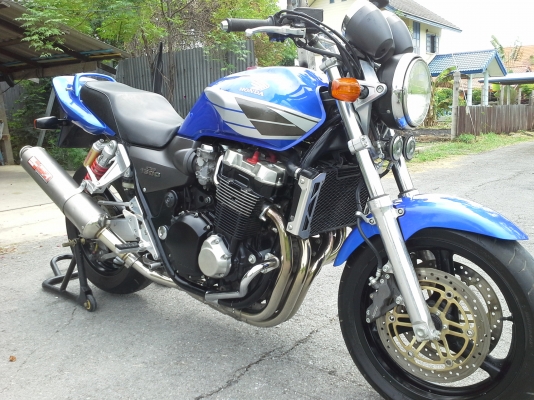 ขายHonda cb1300cc.ปี99รถพร้อมใช้งานออกทริปได้เลยครับ