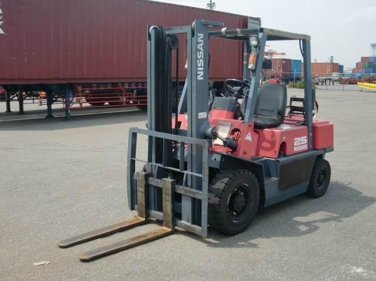 ขายฟอร์คลิฟต์ NISSAN  2.5 TON ( SPECS JAPAN ) เกียร์ AT  เสายกสูง 3 เมตร ใช้งานประหยัด 2 ระบบ , สภาพเดิมแท้จากญี่ปุ่น   สีเดิมและตัวถังสภาพเดิมจากญี่ปุ่น