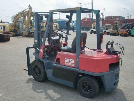 ขายฟอร์คลิฟต์ NISSAN  2.5 TON ( SPECS JAPAN ) เกียร์ AT  เสายกสูง 3 เมตร ใช้งานประหยัด 2 ระบบ , สภาพเดิมแท้จากญี่ปุ่น   สีเดิมและตัวถังสภาพเดิมจากญี่ปุ่น