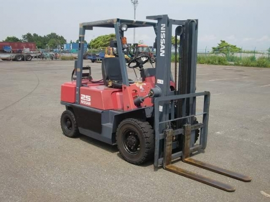 ขายฟอร์คลิฟต์ NISSAN  2.5 TON ( SPECS JAPAN ) เกียร์ AT  เสายกสูง 3 เมตร ใช้งานประหยัด 2 ระบบ , สภาพเดิมแท้จากญี่ปุ่น   สีเดิมและตัวถังสภาพเดิมจากญี่ปุ่น