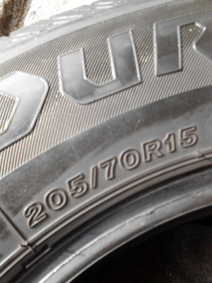 205/70R15  BRIDGESTONE DURAVIS R611 TEL.081-427-3941