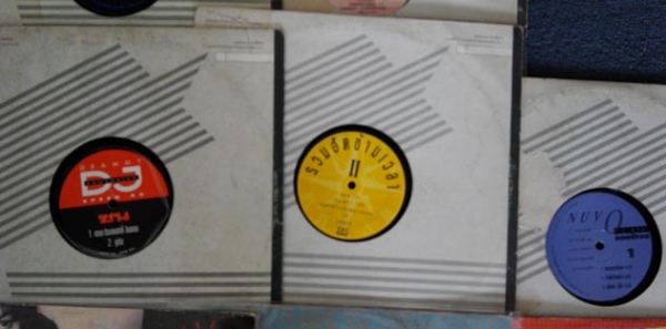 แผ่นเสียง แผ่นเสียง