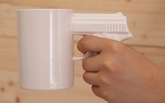 แก้วน้ำด้ามปืน