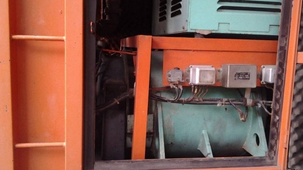 ขายเครื่องปั่นไฟ 125 kva  เครื่องยนต์ นิสสัน  ไดร์ Danyo  สนใจสอบถาม 089-096 2657