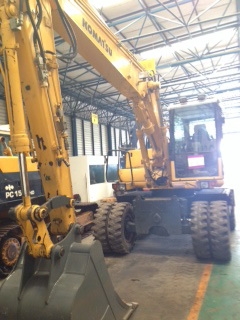 รถขุด Komatsu PW130-7 S/N:K40261 จากญี่ปุ่น สนใจโทร. 080-6565422 (หนิง)
