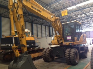 รถขุด Komatsu PW130-7 S/N:K40261 จากญี่ปุ่น สนใจโทร. 080-6565422 (หนิง)