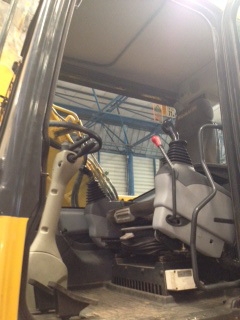 รถขุด Komatsu PW130-7 S/N:K40261 จากญี่ปุ่น สนใจโทร. 080-6565422 (หนิง)