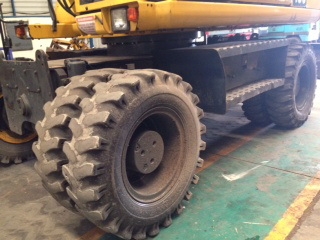 รถขุด Komatsu PW130-7 S/N:K40261 จากญี่ปุ่น สนใจโทร. 080-6565422 (หนิง)