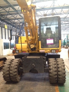 รถขุด Komatsu PW130-7 S/N:K40261 จากญี่ปุ่น สนใจโทร. 080-6565422 (หนิง)