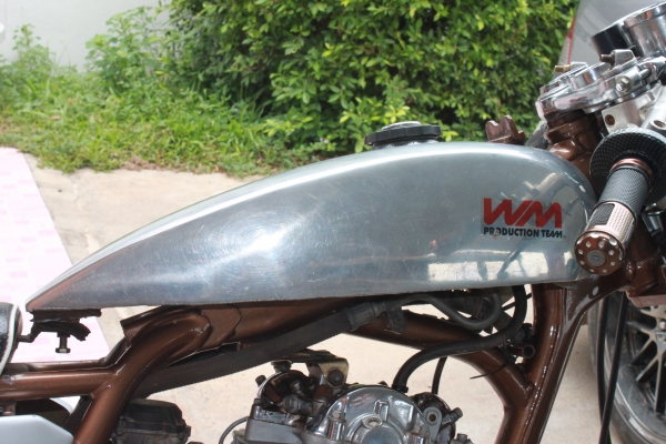 ขายSR400 คาเฟ่  เครื่องแน่นๆ  สรรพสามิตรแท้ 62000  ต่อรองได้ครับอยากขาย