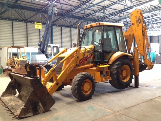 รถตักหน้าขุดหลัง JCB 3CX S/N:0922952 นำเข้าเองจากอิตาลี สนใจโทร. 080-6565422 (หนิง)