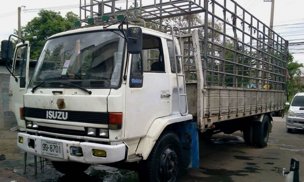 ขายISUZU Rocky6ล้อ FTR.แท้ เครื่อง (6BD 165แรง) ยาว7.2 ม. เบรคจิ๊ฟฟี่ พวงมาลัยพาว์เวอร์  ขับดี ครัทซีสวย ขาย 600,000 บาท