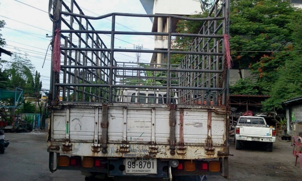 ขายISUZU Rocky6ล้อ FTR.แท้ เครื่อง (6BD 165แรง) ยาว7.2 ม. เบรคจิ๊ฟฟี่ พวงมาลัยพาว์เวอร์  ขับดี ครัทซีสวย ขาย 600,000 บาท