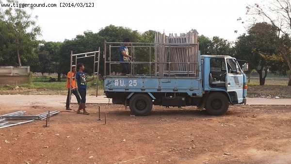 ขาย รถ 4 ล้อ เครื่องยนต์ อีซูสุ 88 แรง 4 สูบ  กระบะบรรทุก  สนใจสอบถาม 089-096 2657