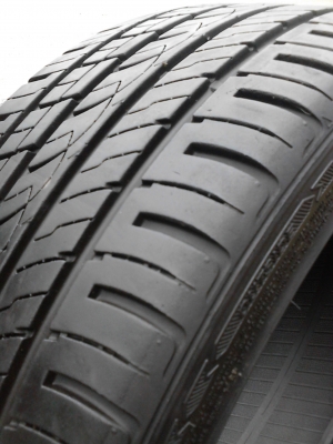 205/40R17 TRACMAH RADIAL F106 มี 2 เส้น ปีใหม่ๆ สวยไม่มีที่ติ  TEL.081-427-3941