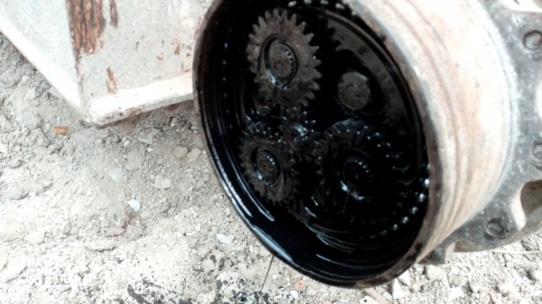 บริการซ่อมเครื่องจักรกลหนัก ระบบไฮดรอลิค  เกียร์ ทอร์ค  ระบบไฟฟ้า ระบบช่วงล่าง เบรค  ตัวเดิน