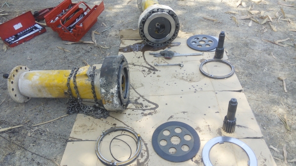 บริการซ่อมเครื่องจักรกลหนัก ระบบไฮดรอลิค  เกียร์ ทอร์ค  ระบบไฟฟ้า ระบบช่วงล่าง เบรค  ตัวเดิน