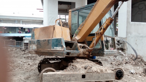 บริการซ่อมเครื่องจักรกลหนัก ระบบไฮดรอลิค  เกียร์ ทอร์ค  ระบบไฟฟ้า ระบบช่วงล่าง เบรค  ตัวเดิน