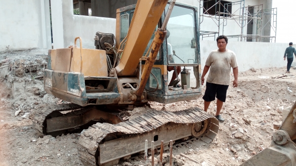 บริการซ่อมเครื่องจักรกลหนัก ระบบไฮดรอลิค  เกียร์ ทอร์ค  ระบบไฟฟ้า ระบบช่วงล่าง เบรค  ตัวเดิน