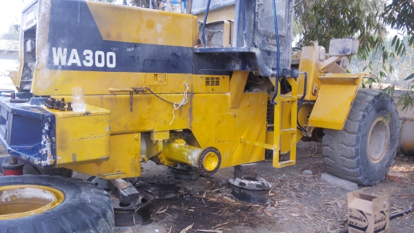 บริการซ่อมเครื่องจักรกลหนัก ระบบไฮดรอลิค  เกียร์ ทอร์ค  ระบบไฟฟ้า ระบบช่วงล่าง เบรค  ตัวเดิน