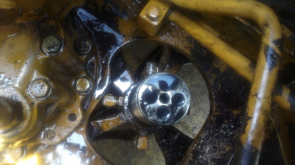 บริการซ่อมเครื่องจักรกลหนัก ระบบไฮดรอลิค  เกียร์ ทอร์ค  ระบบไฟฟ้า ระบบช่วงล่าง เบรค  ตัวเดิน