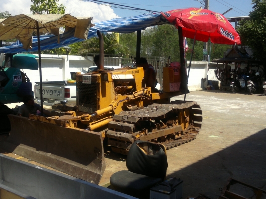 บริการซ่อมเครื่องจักรกลหนัก ระบบไฮดรอลิค  เกียร์ ทอร์ค  ระบบไฟฟ้า ระบบช่วงล่าง เบรค  ตัวเดิน