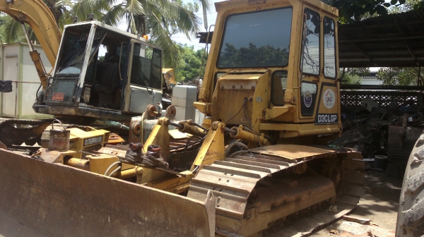 บริการซ่อมเครื่องจักรกลหนัก ระบบไฮดรอลิค  เกียร์ ทอร์ค  ระบบไฟฟ้า ระบบช่วงล่าง เบรค  ตัวเดิน