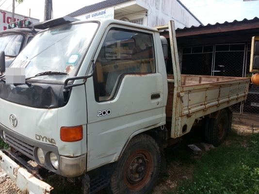 TOYOTA  DYNA