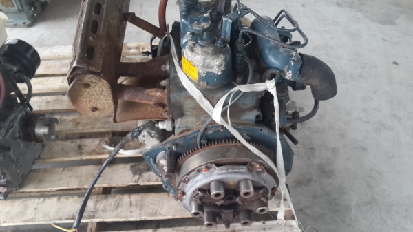 เครื่องสองสูบ KUBOTA เครื่องสองสูบ KUBOTA