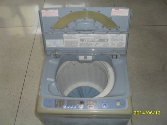 เครื่องซักผ้า 11 kg  hitachi   สภาพดีไม่ดัง ใช้งานได้ดีตามปกติ 3000 บาท