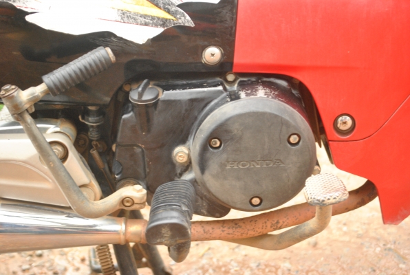 ขาย honda wave100 ทะเบียนโอย ดีสเบรค สีแดง ปี 47 ราคา12500 บาท