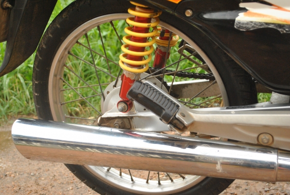 ขาย honda wave100 ทะเบียนโอย ดีสเบรค สีแดง ปี 47 ราคา12500 บาท