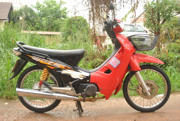 ขาย honda wave100 ทะเบียนโอย ดีสเบรค สีแดง ปี 47 ราคา12500 บาท