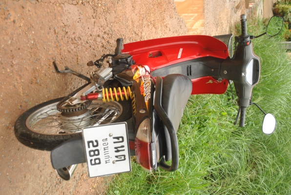 ขาย honda wave100 ทะเบียนโอย ดีสเบรค สีแดง ปี 47 ราคา12500 บาท