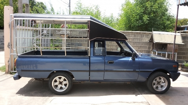 mazda familia 1993 ใส่หลังคาพร้อมค้าขายครับ