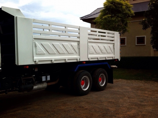 ขายกระบะสามมิตรแท้ สภาพ 90\% ไม่มีผุ ไม่มีสนิม ยาว 6 เมตร กว้าง 2.50 เมตร สูง 1.40 เมตร