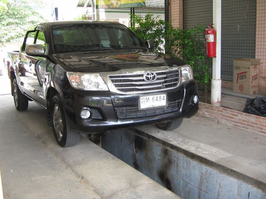 ขายดาวน์ 200000 รถ vigo champ 2.7 4ประตู ใช้น้อย