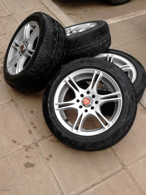 ขายแม๊ก ขอบ 15 ขนาด 4 รู 100 (HONDA ,TOYOTA 3 ห่วง)  พร้อมยาง 195/55R15   TEL.081-427-3941
