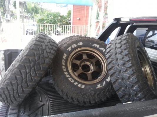 ขายยาง MAXXIS mud ขนาด 265/75/16  พร้อมล้อte37x  สภาพนางฟ้าครับ