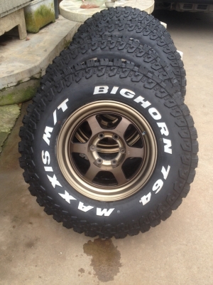 ขายยาง MAXXIS mud ขนาด 265/75/16  พร้อมล้อte37x  สภาพนางฟ้าครับ