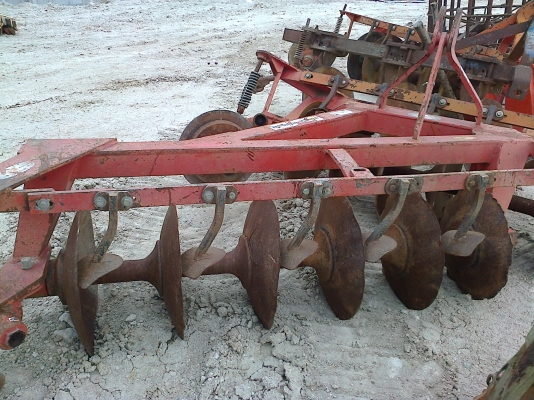 ขายผานไถ  6x26 ตราช้าง 26000 สนใจสอบถามได้