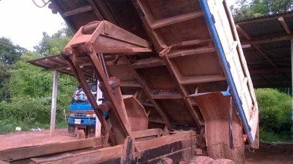 ขาย 6 ล้อดั้ม HINO เครื่อง HO7C 180 แรงม้า เฟืองท้าย FUSO พาวเวอร์ ทะเบียนพร้อมโอน