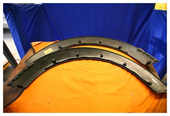 ขายขายคิ้วซุ้มล้อรถมินิ เป็นพลาสติก