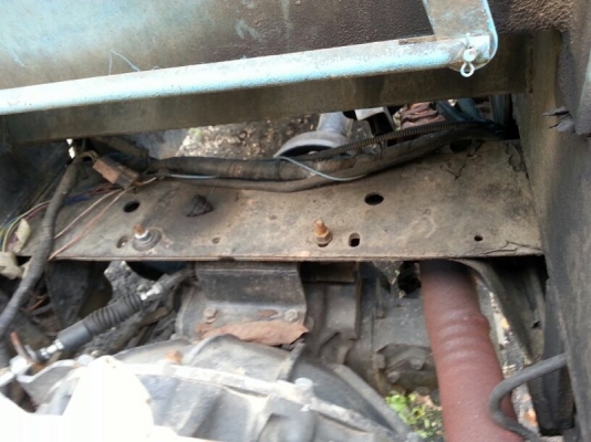 รถอีซูซุ 6 ล้อ NKR ติดเครน 2 ตัน. / 110 แรงม้า.  ( รถประกอบ )   สนใจติดต่อ 081 - 6079515