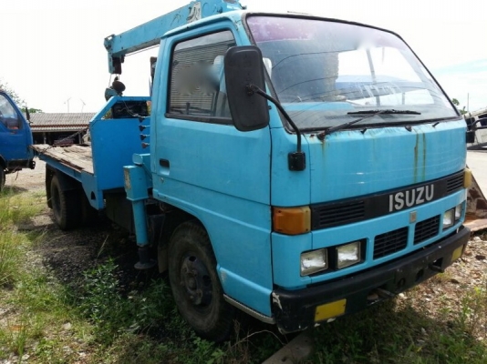 รถอีซูซุ 6 ล้อ NKR ติดเครน 2 ตัน. / 110 แรงม้า.  ( รถประกอบ )   สนใจติดต่อ 081 - 6079515