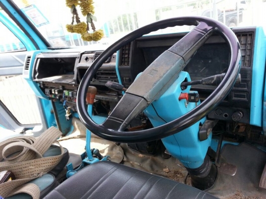 รถอีซูซุ 6 ล้อ NKR ติดเครน 2 ตัน. / 110 แรงม้า.  ( รถประกอบ )   สนใจติดต่อ 081 - 6079515