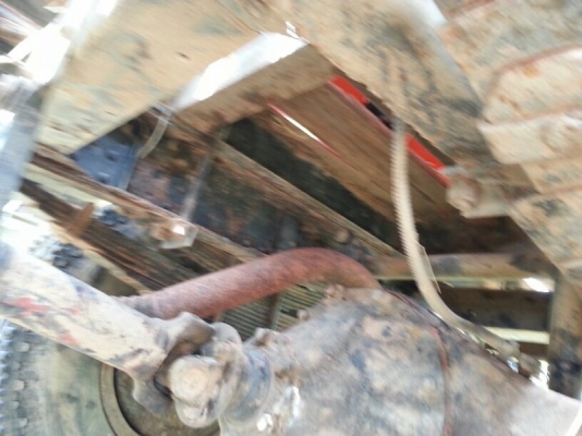 รถมิตซู 6 ล้อ ท้ายลาด  115 แรงม้า. ปี 40  ( รถห้างแท้  )   สนใจติดต่อ 081 - 6079515