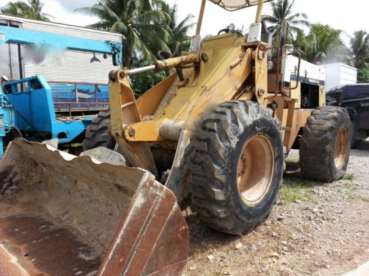 รถตัก KOMATSU  510.  สนใจติดต่อ  081 - 6079515