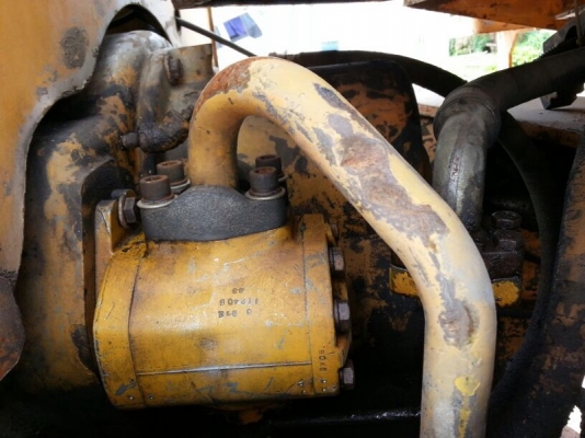 รถตัก KOMATSU  510.  สนใจติดต่อ  081 - 6079515