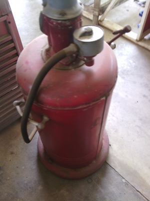 ถังเติมนำ้นเฟื่องท้าย